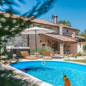  Ferienhaus Nonni-romantic Stone House